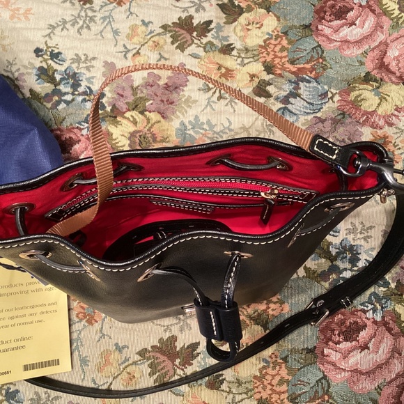 BLACK DOONEY & BOURKE SAFFIANO DRAWSTRING CROSSBODY NWT - Picture 4 of 11